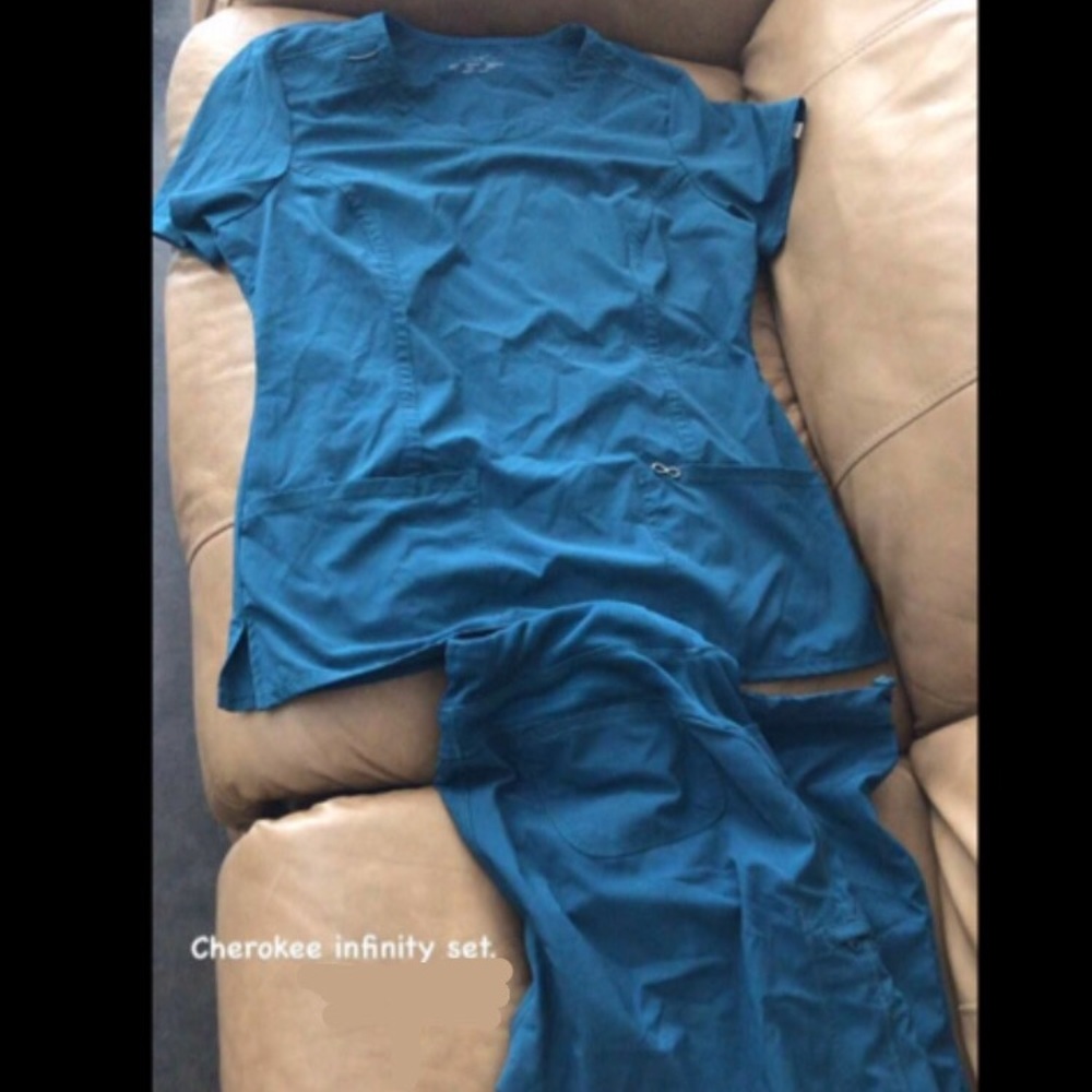 Cherokee Infinity Caribbean Blue Scrub Set